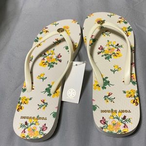 New sz 9 Tory Burch flip flops